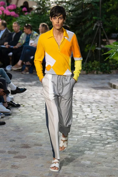 Look 29